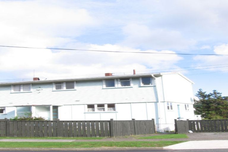 Photo of property in 22-24 Bedford Street, Cannons Creek, Porirua, 5024