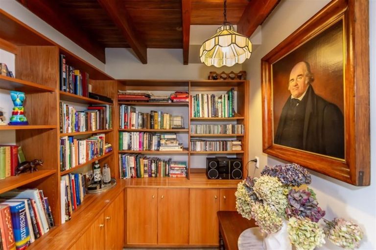 Photo of property in 12 Valencia Lane, Mount Pleasant, Christchurch, 8081