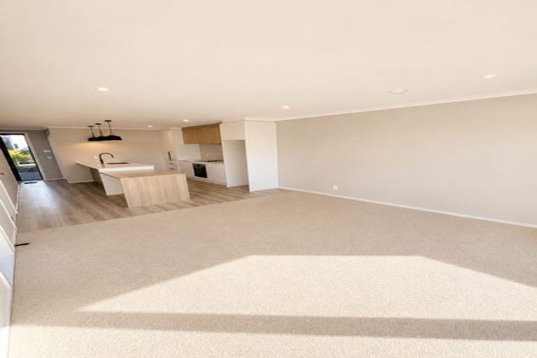 Photo of property in 9e Hinau Grove, Wainuiomata, Lower Hutt, 5014