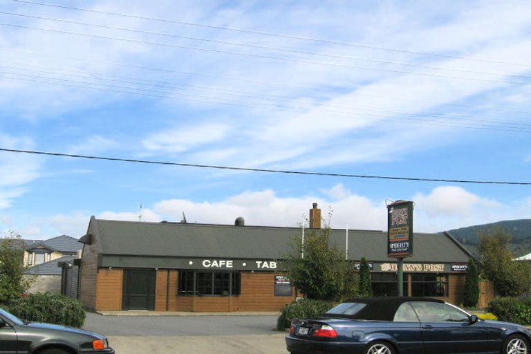 Photo of property in 2/11 Ward Street, Trentham, Upper Hutt, 5018