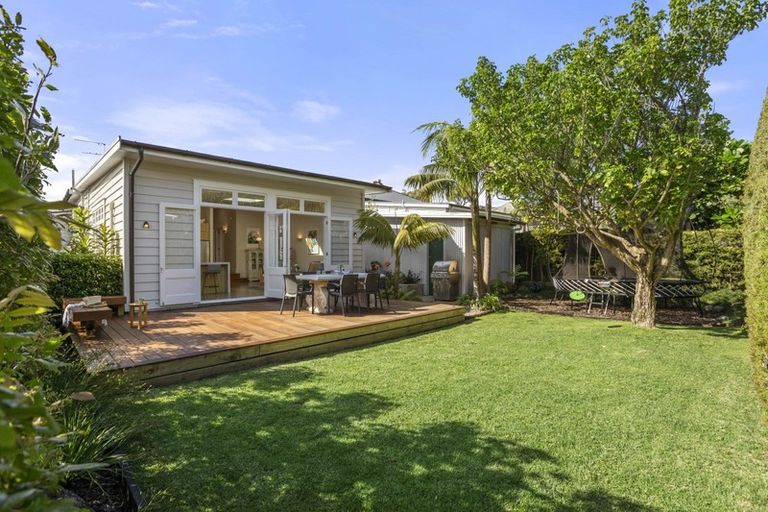 Photo of property in 37 Abbotsford Terrace, Devonport, Auckland, 0624