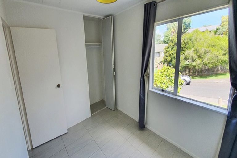 Photo of property in 11 Kearney Place, Massey, Auckland, 0614