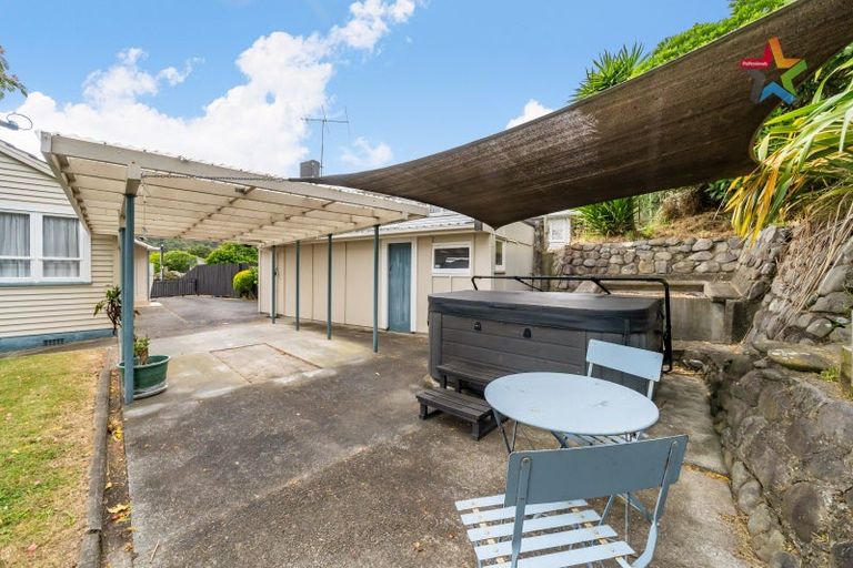 Photo of property in 1 Delaney Drive, Stokes Valley, Lower Hutt, 5019