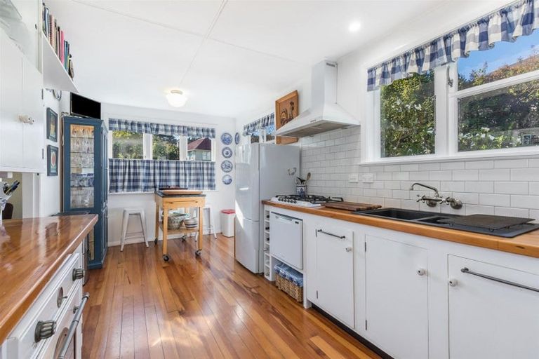 Photo of property in 2 Moult Street, Titahi Bay, Porirua, 5022