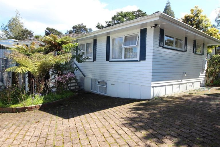 Photo of property in 17 Rimutaka Place, Titirangi, Auckland, 0604