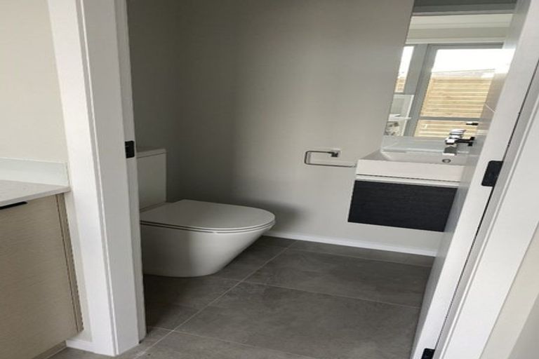 Photo of property in 11 John Reynolds Square, Hutt Central, Lower Hutt, 5010