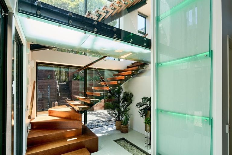 Photo of property in 24d Mandalay Terrace, Khandallah, Wellington, 6035