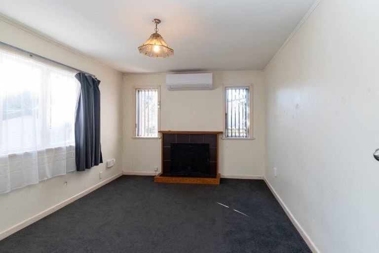 Photo of property in 1/38 Godley Road, Green Bay, Auckland, 0604