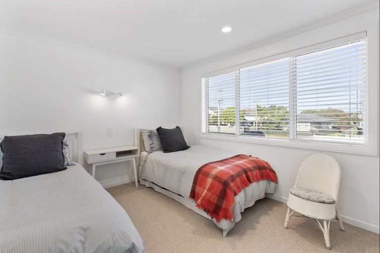 Photo of property in 85 Karewa Parade, Papamoa Beach, Papamoa, 3118