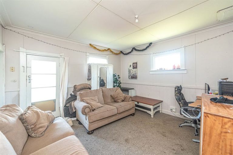 Photo of property in 22 Tregenna Street, Castlecliff, Whanganui, 4501