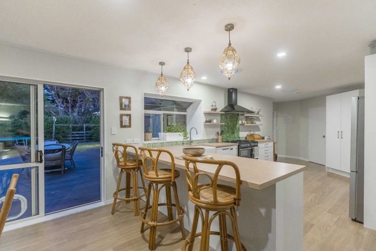 Photo of property in 35 Wood Leigh, Paraparaumu Beach, Paraparaumu, 5032