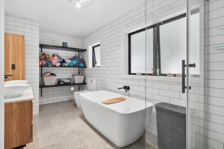 Photo of property in 28 Spencer Avenue, Maketu, Te Puke, 3189