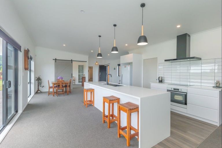 Photo of property in 152 Gladstone Road, Levin, 5571