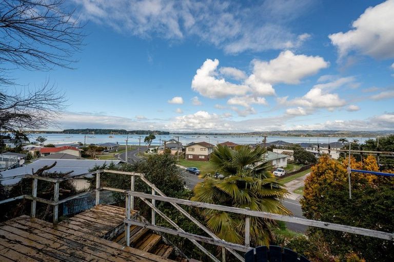 Photo of property in 10 Omokoroa Road, Omokoroa, 3114