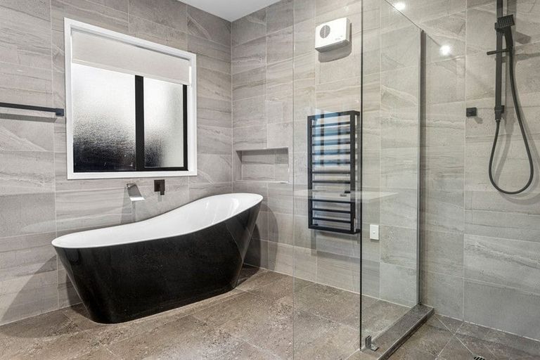 Photo of property in 3 Monterey Place, Parklands, Christchurch, 8083