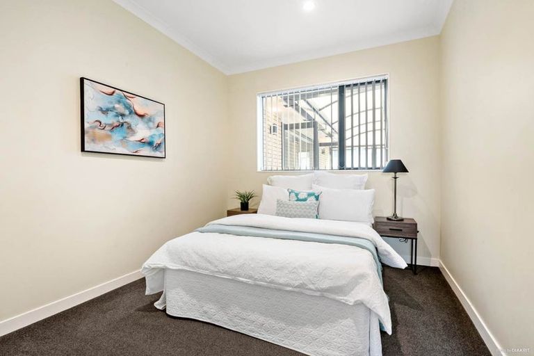 Photo of property in 17 Ohau Court, Fairview Heights, Auckland, 0632