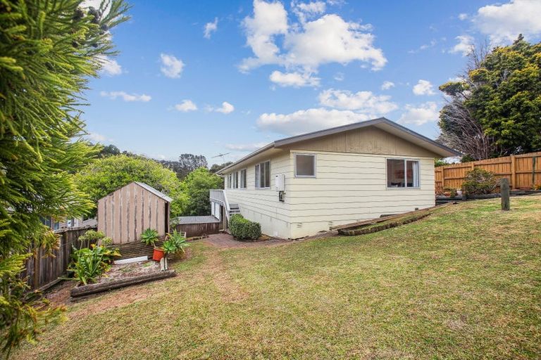 Photo of property in 7 Napuka Road, Henderson Valley, Auckland, 0612