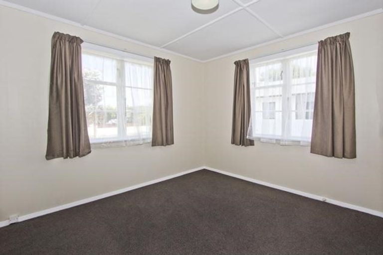 Photo of property in 124 Hewer Crescent, Naenae, Lower Hutt, 5011