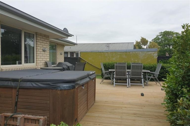 Photo of property in 1/6 Ruddenklau Lane, Bishopdale, Christchurch, 8053