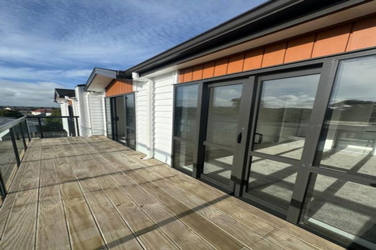 Photo of property in 1d Hollinbrigg Place, Manurewa, Auckland, 2102