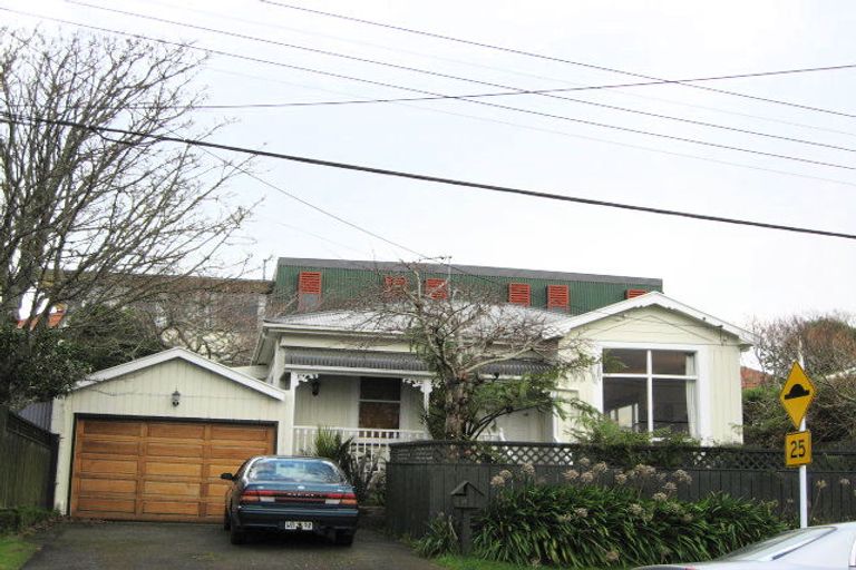 Photo of property in 17 Cooper Street, Karori, Wellington, 6012