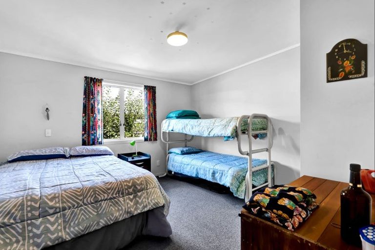 Photo of property in 2 Hills Road, Tongaporutu, Urenui, 4378