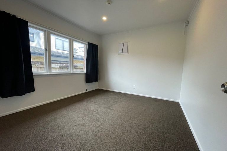Photo of property in 43 Hallberry Road, Mangere East, Auckland, 2024