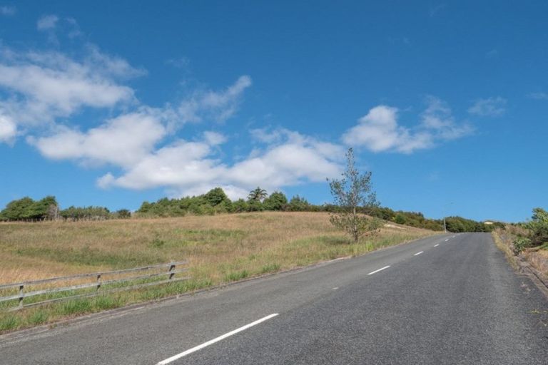 Photo of property in 10 Pekama Drive, Cable Bay, 0420