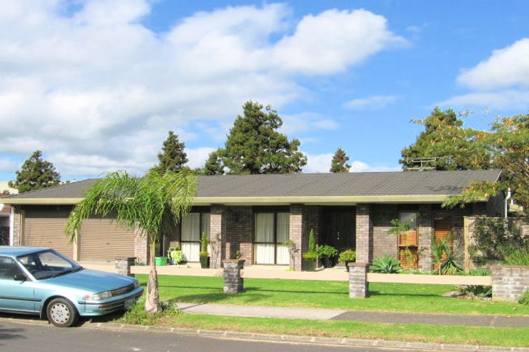 Photo of property in 19 Vivian Wilson Drive, Eastern Beach, Auckland, 2012