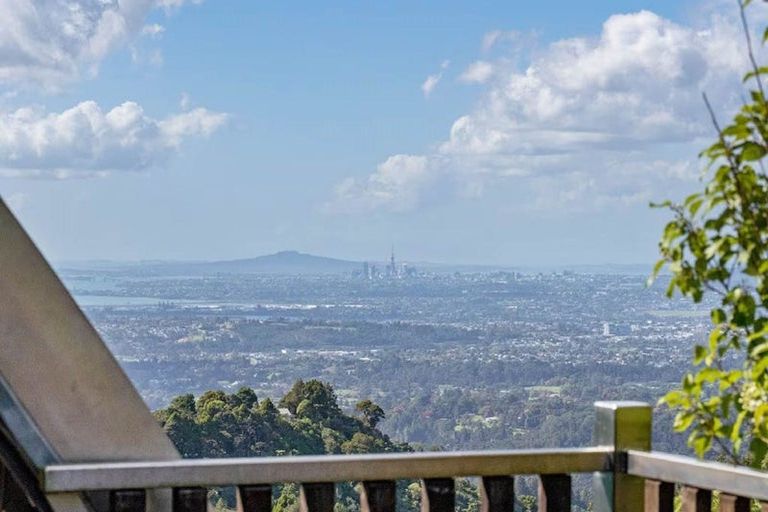 Photo of property in 442-454 Scenic Drive, Waiatarua, Auckland, 0612