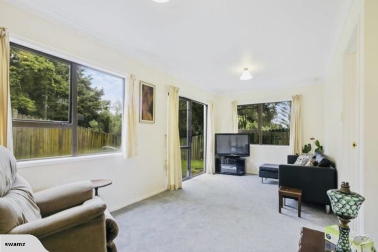 Photo of property in 26 Kingsclere Place, Goodwood Heights, Auckland, 2105