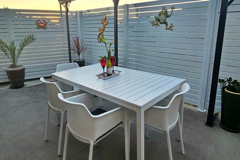 Photo of property in 2 Mutetai Road, Clarks Beach, 2122