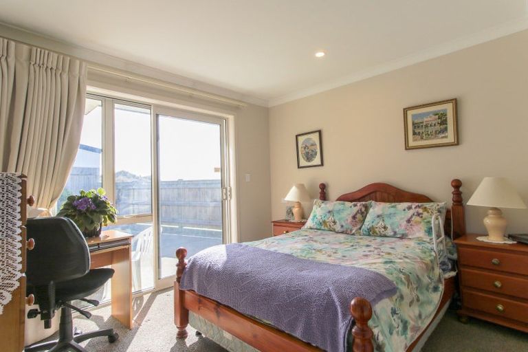 Photo of property in 6 Marine Parade South, Foxton Beach, Foxton, 4815