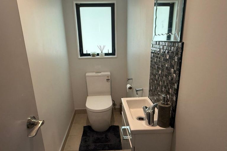 Photo of property in 5 Duncan Street, Tawa, Wellington, 5028