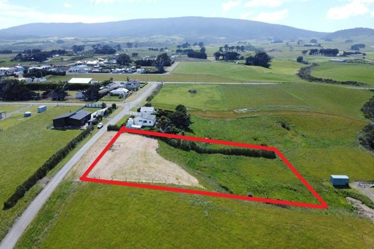 Photo of property in 19 Dudley Street, Orepuki, Riverton, 9881