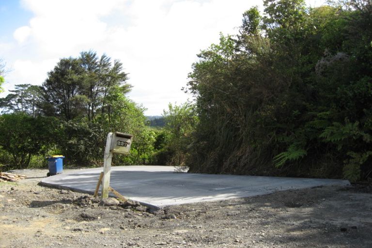 Photo of property in 227 Forest Hill Road, Waiatarua, Auckland, 0612