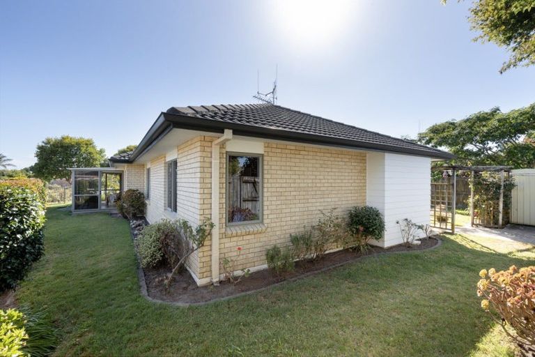 Photo of property in 54 The Gardens Drive, Papamoa Beach, Papamoa, 3118