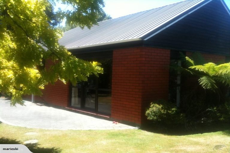 Photo of property in 60 Corfe Street, Ilam, Christchurch, 8041