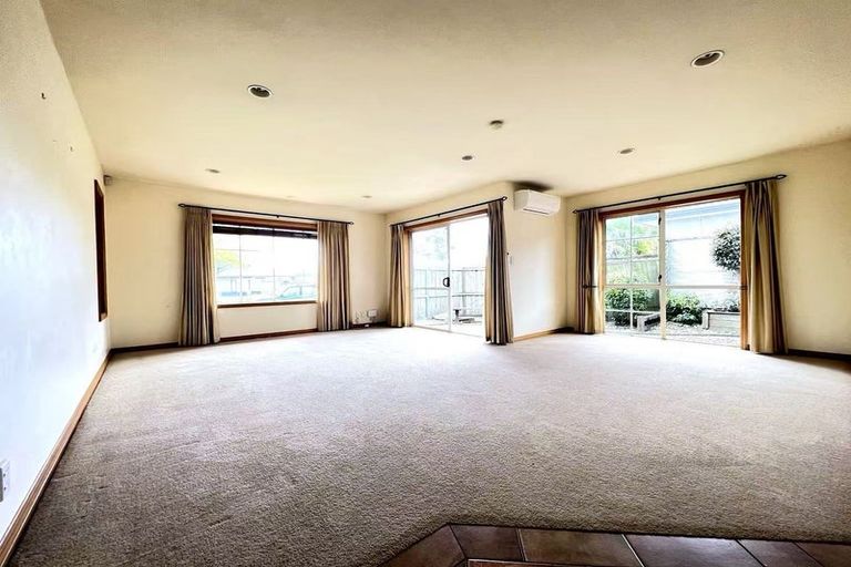 Photo of property in 1/16 Glanworth Place, Dannemora, Auckland, 2016