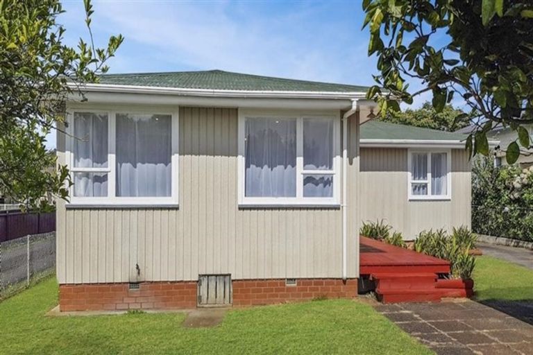 Photo of property in 13 Mcdivitt Street, Manurewa, Auckland, 2102
