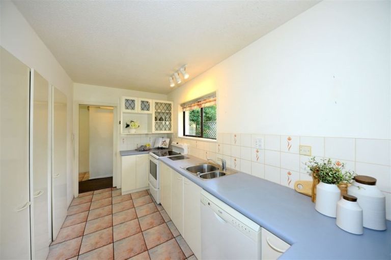 Photo of property in 8 Bayview Place, Cass Bay, Lyttelton, 8082