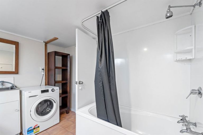 Photo of property in 528 Beach Road, Murrays Bay, Auckland, 0630