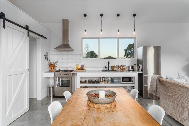 Photo of property in 6 Portland Road, Carterton, 5713