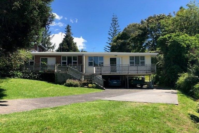 Photo of property in 2/1 Bronwyn Place, Torbay, Auckland, 0630