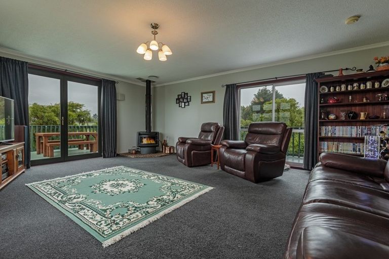 Photo of property in 2 Farmer Street, Sanson, 4817