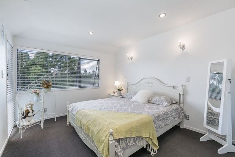 Photo of property in 6/12 Wernham Place, Northcote, Auckland, 0626