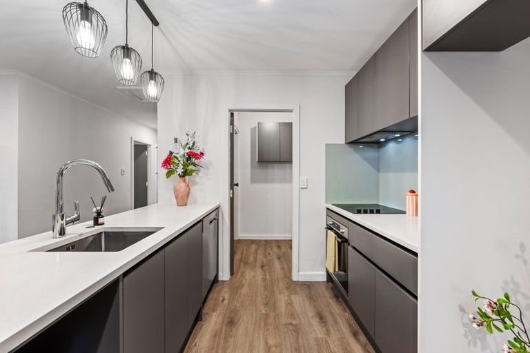 Photo of property in 25a Hewlett Road, Massey, Auckland, 0614