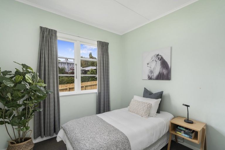 Photo of property in 120 Huatoki Street, Frankleigh Park, New Plymouth, 4310
