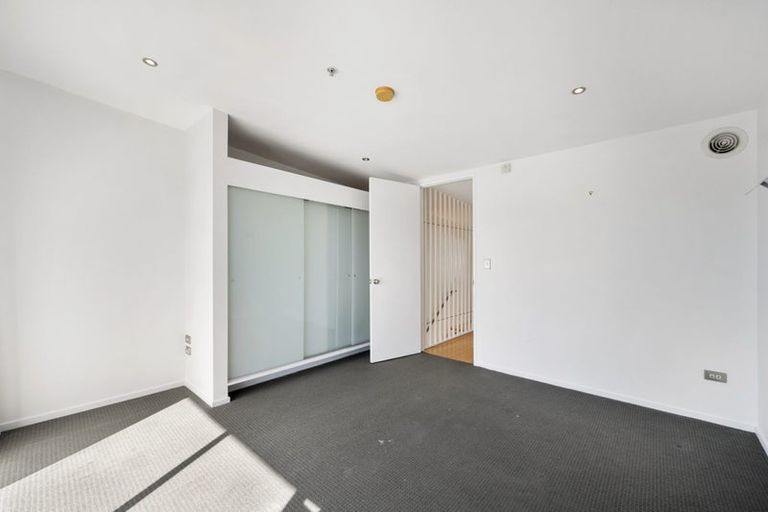 Photo of property in 253/21 Left Bank, Te Aro, Wellington, 6011