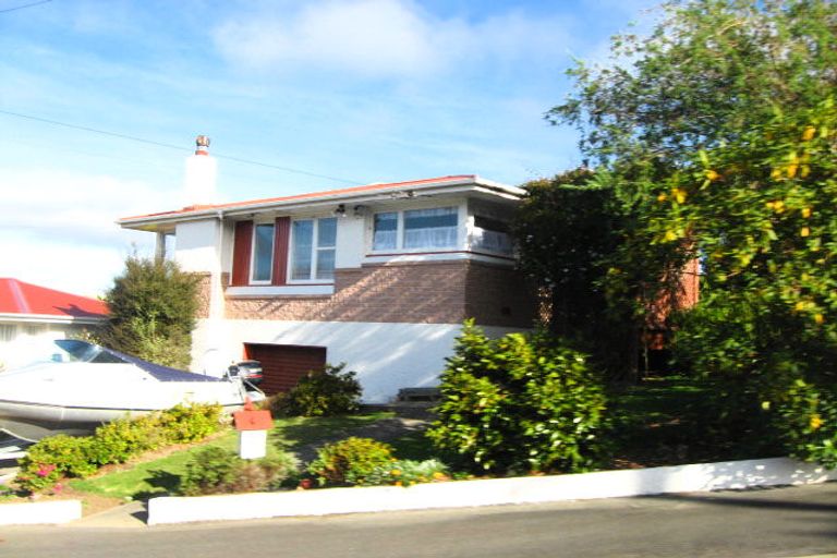 Photo of property in 9 Honeystone Street, Helensburgh, Dunedin, 9010